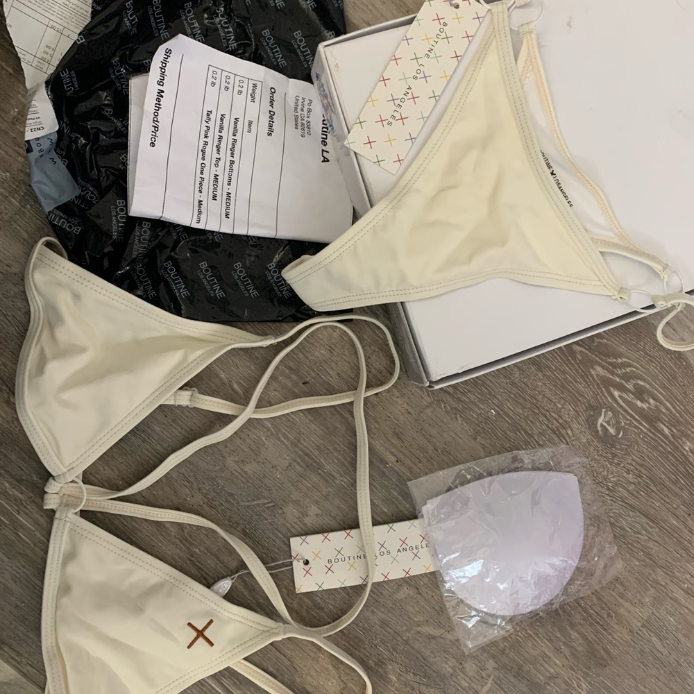 Brand New Boutine La Matching Ringer Set